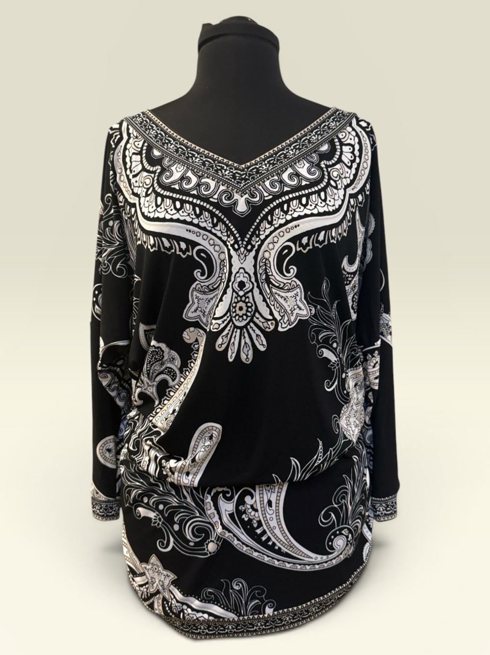 Black & White Printed V-Neck Women's Top